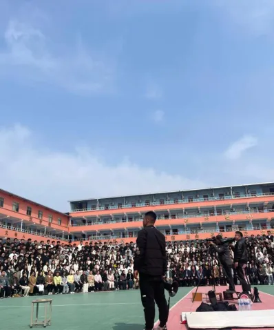 学校