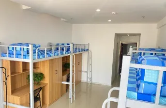 四人间宿舍